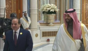 Des dirigeants arabes arrivent pour participer au sommet sino-arabe