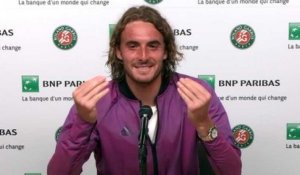 Roland-Garros 2021 - Stefanos Tsitsipas and his sad look... : "I had a small fight with... I'm kidding (smiling)"