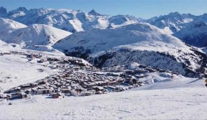 Dans les Alpes, la saison de ski reprend, grippée par le manque de saisonniers