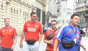 Euro-2020: les supporters de la France et de la Suisse se retrouvent à Bucarest