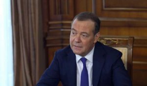 CPI: une arrestation de Poutine serait une "déclaration de guerre" menace Medvedev