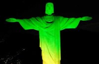 Le Christ Rédempteur illuminé pour l'attribution du Mondial féminin 2027 au Brésil