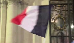 La marseillaise à Roubaix à l’annonce de la victoire de David Guiraud (LFI)