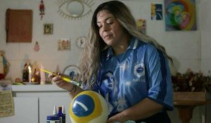 Brésil: une pâtissière crée des gâteaux sur le thème de la Coupe du monde