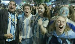 Les Argentins célèbrent la victoire en demi-finale, déception chez les Anglais