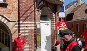Défilé du 1er-Mai à Halluin devant la maison du peuple
