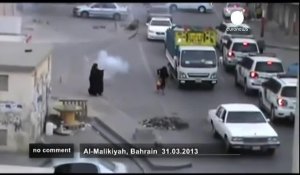 La police bahreïnie utilise des grenades assourdissantes pour disperser des manifestantes