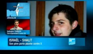 Israël : Le père de Shalit porte plainte contre X