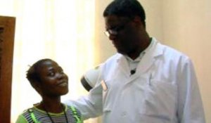 RDC : Denis Mukwege, le docteur qui "répare" les femmes mutilées