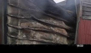 Un entrepôt de textile part en feu à Vauvert