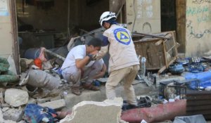 Syrie: images de la chute d'un baril d'explosifs à Alep