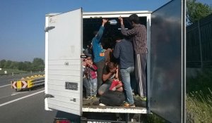 Autriche : des dizaines de migrants retrouvés morts dans un camion
