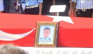 Turquie: funérailles de deux policiers assassinés par le PKK