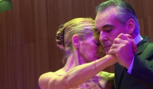 Les champions de tango entrent en piste en Argentine