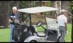 En vacances, Barack Obama se livre à une partie de golf avec Bill Clinton