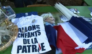 FN: Marine Le Pen fustige "la déferlante migratoire"