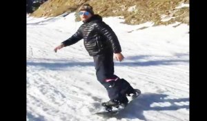Exclu Vidéo :  Kev Adams : Beau gosse sur son snowboard !