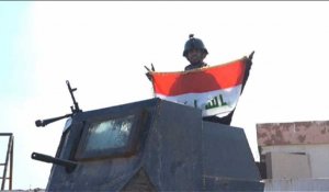 Irak: l'armée fait flotter le drapeau national sur Ramadi libéré