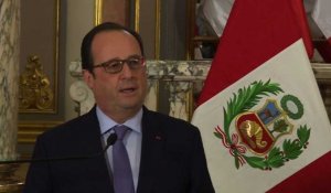 Hollande sur la Syrie: "éviter un nouveau flux de réfugiés"