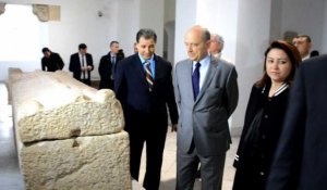 Alain Juppé visite le musée du Bardo à Tunis