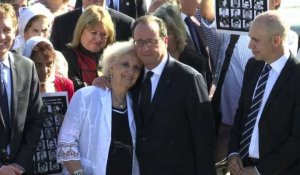 Hollande rend hommage aux victimes de la dictature argentine