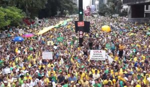 Brésil : manifestation monstre contre Dilma Rousseff
