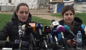 Angelina Jolie rend visite à des réfugiés syriens au Liban