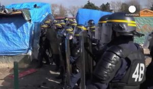 Jungle de Calais : l'évacuation - par la force - est en cours