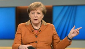 Accueil des réfugiés : Angela Merkel défend bec et ongles sa politique