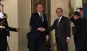 "Brexit": Cameron s'entretient avec Hollande lundi soir à Paris
