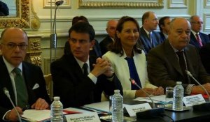 Valls annonce un "fonds d'extrême urgence" pour les sinistrés