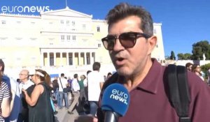 Tsipras face aux manifestants et une chute de popularité