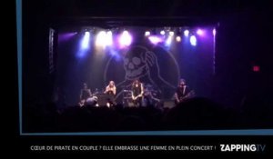 Cœur de Pirate en couple ? Elle embrasse une femme en plein concert !