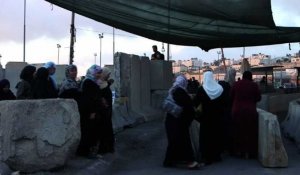 Des Palestiniens de Cisjordanie vont à Jérusalem pour prier