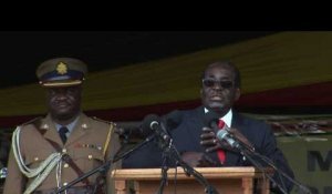 Mugabe: "mon peuple me dit de rester"