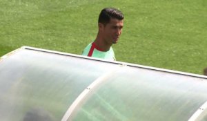 Euro 2016: après le match nul du Portugal, Ronaldo en question