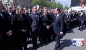 Un policier refuse de serrer la main à Hollande et Valls - ZAPPING ACTU DU 17/06/2016