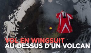 2 minutes de vol en wingsuit au-dessus d'un volcan