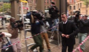 Pistorius: Deuxième jour de l'audience, images des arrivées