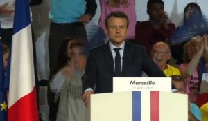 Macron en meeting à Marseille s'attaque au Front National