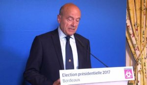 Présidentielle: Alain Juppé appelle à voter Macron