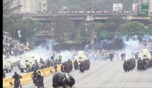 Au Venezuela, les manifestations et les affrontements avec la police se poursuivent