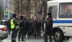 Moscou : des dizaines de manifestants d'opposition arrêtés