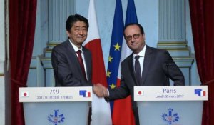 Hollande assure Abe du soutien au Japon face à la Corée du Nord