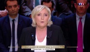 "Le Grand Débat" : Benoît Hamon recadre Marine Le Pen, "droguée aux pages faits divers" (Vidéo)