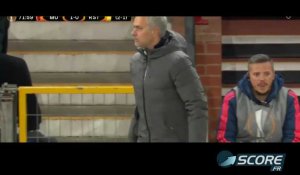 Mourinho fait passer une banane à Marcos Rojo en plein match