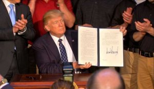 Trump signe un décret pour mettre fin au "Clean Power Plan"