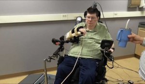 Un homme quadriplégique retrouve la mobilité d'un bras