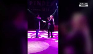 "Le Journal Intime de Loana" : Loana chante son titre Love Me Tender au Cirque Pinder ! (EXCLU VIDEO)