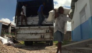 Haïti: première distribution de nourriture dans la zone dévastée